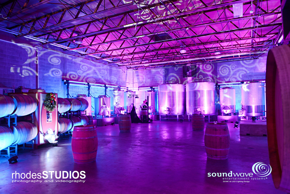 Soundwave Entertainment - Orlando Wedding DJs and LED Lighting Design - Orlando Wedding Venues