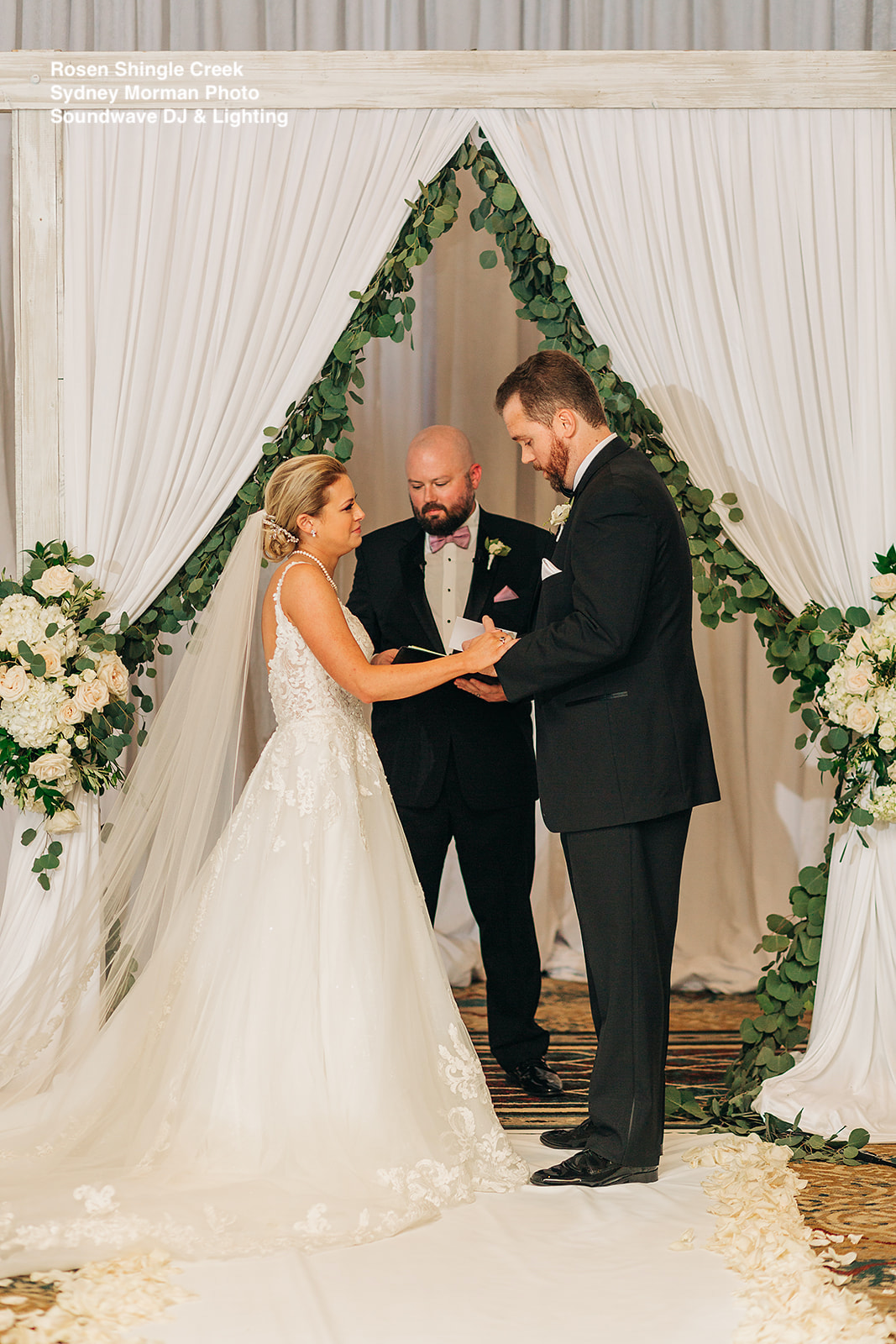 bride and groom vows wedding at rosen shingle creek soundwave entertainment