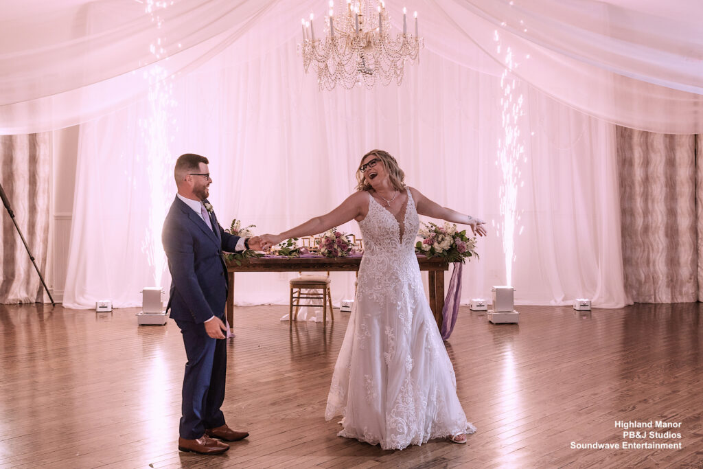 Newlyweds-First-Dance-With-Spark-Fountains-In-Soft-Pink-Reception-Room