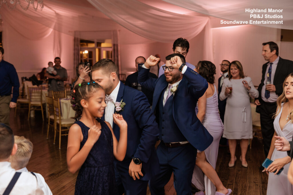 Dancing-With-Guests-During-Reception