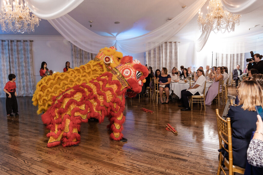 Reception-Room-With-Lions-For-The-Reception